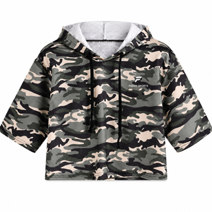 Sudadera con capucha corta de camuflaje para mujer al por mayor, de manga corta, estilo oversize, streetwear, con estampado de camuflaje, con logo personalizado - Product Image 2