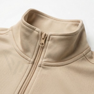 Survêtement beige pour homme avec fermeture éclair intégrale, col montant et poches latérales, vêtements de sport décontractés, tenue d'automne, coupe classique, couleur unie - Product Image 4
