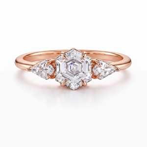 Anillo de compromiso de tres piedras con corte hexagonal, piedra en forma de cometa, diamante de compromiso, joyería nupcial, regalo único - Product Image 4
