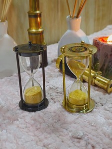 Mini Reloj de Arena de Latón, Reloj de Mesa Decorativo Vintage, Reloj de Oficina Clásico, Decoración de Mesa, Reloj de Meditación, Regalo de Latón Antiguo - Product Image 2