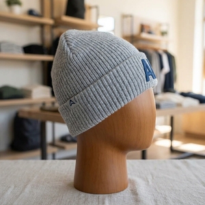 Bonnet gris tricoté pour homme, avec revers, casquette d'hiver streetwear unisexe, logo personnalisé, vente en gros, mode - Product Image 5