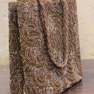 Sac fourre-tout ouvert marron perlé, élégant et fait main, sac à main tendance - Product Image 1