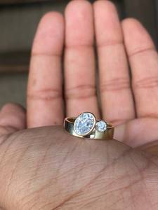 Anillo de banda único con moissanita de corte ovalado y redondo de 1 quilate para hombre, plata 925 con baño de oro amarillo, regalo especial de cumpleaños para amigos - Product Image 4