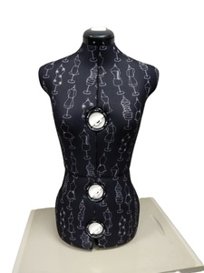 Mannequin de couture réglable noir en plastique pour patrons de couture - Product Image 1