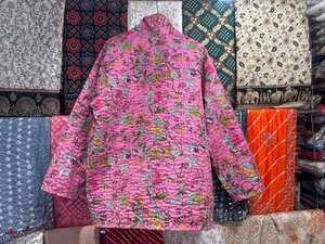 Veste réversible en coton Kantha vintage, brodée à la main, respirante et matelassée, idéale pour les fêtes, les mariages, les vacances d'été et les festivals - Product Image 5