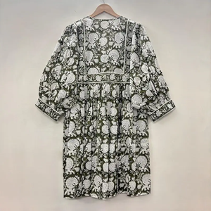 Chemise à col en V en coton 100% naturel, imprimé floral fait main, écologique, manches 3/4, ourlet à volants en dentelle, lavable, infroissable - Product Image 2