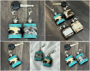 Venta al por mayor, suministro directo de fábrica: Mini petaca de bolsillo con clip para llavero de cuero vacuno con nuevo diseño turquesa, para regalos - Product Image 3