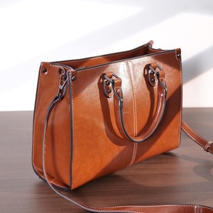 กระเป๋าหนังสะพายข้างผู้ชาย ดีไซน์ทันสมัย ราคาประหยัด พร้อมช่องใส่แล็ปท็อป สำหรับใช้ในชีวิตประจำวัน - Product Image 1