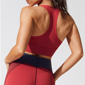 Women's Green Solid Scoop Neck Sports Bra Double <b>Layer</b> Straps Seamless <b>Top</b> - Product Image 6