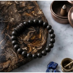 Pulsera Mala de Cuentas Finas Hecha a Mano al por Mayor, Joyería Espiritual Karungali Damru de Jaipur, India - Product Image 3