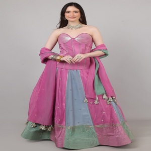 Conjunto de Lehenga Choli de Diseño Moderno y Tradicional para Mujer en 3 Tonos: Rosa, Gris y Verde con Detalles en Gotta y Trabajo Cut Dana - Product Image 1