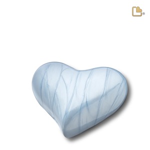 Hermosa urna de cremación azul en forma de corazón con diseño floral, recuerdo personalizable para cenizas de mascotas. - Product Image 3