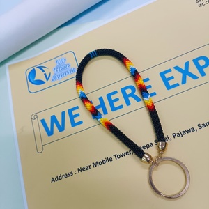 WE HERE EXPORTS Porte-clés de poignet tendance pour femme, fait main, avec perles de rocaille, pierres imitation perle et éléments à insérer pour ongles, cadeau bleu - Product Image 5