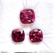 Pierre de tourmaline rubellite de 17,65 carats, taille coussin, pour bijoux, pierre précieuse naturelle pour la création de bijoux fins - Product Image 2