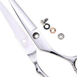 กรรไกรตัดผมมืออาชีพสำหรับใช้ในบ้าน ทำจากเหล็กกล้าไร้สนิม 4Cr13 คมกริบ สำหรับคนถนัดขวา น้ำหนักเบา ด้ามจับขนาดกลาง - Product Image 3