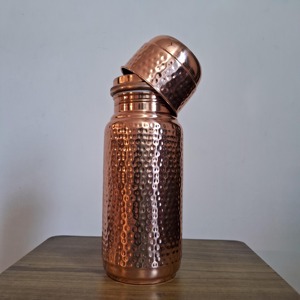 Bouteille d'eau en cuivre sur mesure, design personnalisé, finition lisse, fourniture de bouteilles en cuivre - Product Image 3