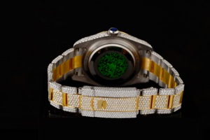 นาฬิกาข้อมือโมอิสซาไนต์แบบหรูหรา ผลิตในอินเดีย เหมาะสำหรับงานปาร์ตี้ คอนเสิร์ตดนตรี และงานของเหล่าคนดัง มีจำหน่ายแล้ว - Product Image 4