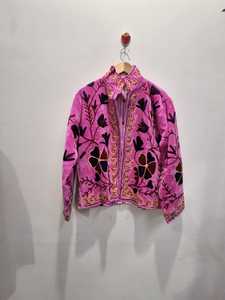 เสื้อแจ็คเก็ตแขนยาวผ้ากำมะหยี่คุณภาพสูง ระบายอากาศได้ดี ปักลายดอกไม้ คอปก คอกลม ติดกระดุมเม็ดเดียว บุซับใน - Product Image 1