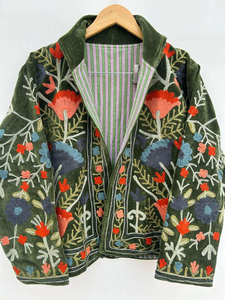 Chaqueta de Terciopelo Suzani de Lujo Hecha a Mano para Otoño/Invierno, Bordado Floral, Reversible, Transpirable, Cuello Alto, Estilo Boho, Arte Folclórico - Product Image 1