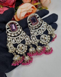 Boucles d'oreilles pendantes Jhumki ethniques en cristal taillé radiant, bijoux de créateur pour femmes, pour mariage et occasions festives, vente en gros - Product Image 6