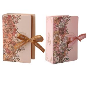 Boîte à dragées de mariage personnalisée de luxe TH CBB-584, en forme de livre, imprimée de fleurs, réutilisable, avec fermeture magnétique, en carton recyclé - Product Image 1