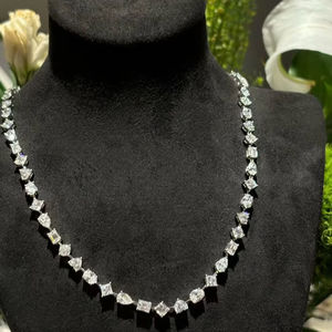 Collier ras du cou de luxe unisexe en argent plaqué 925 avec moissanite taille émeraude sertie griffe, cadeau de mariage - Product Image 4