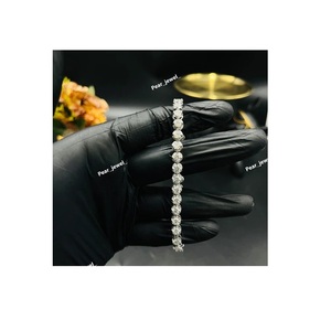 Bracelet en moissanite, best-seller, pour mariage, fiançailles et usage quotidien, finition étincelante, disponible au meilleur prix du marché. - Product Image 1