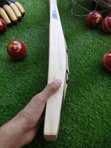Batte de cricket Cannon English Willow, durable, de niveau professionnel, en saule anglais. - Product Image 3