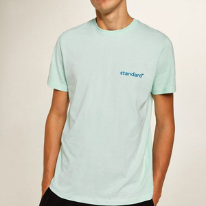 T-shirt décontracté pour homme, bleu clair, à manches courtes, col rond, en jersey de coton, avec motif imprimé lettres sur le devant - Product Image 1