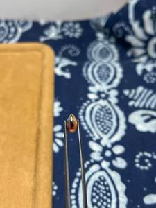 Cabochon en labradorite andesine rouge naturelle de forme poire - Product Image 1