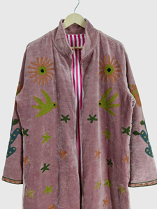 Manteau en velours rose brodé, manches longues, col roulé, style Prairie Chic, grande taille, veste longue en polaire pour femme, broderie main motif amour - Product Image 5