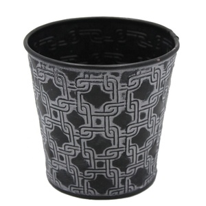 Décor à la maison Fer Décoratif Designer Forme Ronde Élégant Lanterne Noir Avec Gris Bougeoir Pour La Décoration De Mariage À La Main - Product Image 1