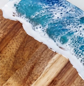 Tabla de Cortar de Madera de Lujo con Resina Epoxi Azul, Diseño de Olas del Océano, Rectangular, Multifuncional - Product Image 5