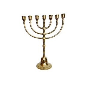 Vente en gros de porte-bougie en laiton massif, grand chandelier en métal massif à 7 branches, magnifique porte-bougie pour la maison - Product Image 4