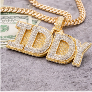 จี้เพชรโมอิสซาไนต์ชุบทองคำขาว 925 หรูหรา สั่งทำได้ตามต้องการ พร้อมจี้ตัวอักษรชื่อแบบกำหนดเอง สไตล์ฮิปฮอปขนาดใหญ่ - Product Image 4