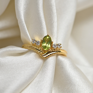 Oval <b>Peridot</b> <b>Ring</b> in 925 Sterling Silver Yellow Gold Plated Gemstone Engagement Wedding Luxury Jewelry Gift - Product Image 1