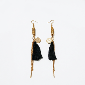 Boucles d'oreilles pendantes faites à la main en gros, personnalisées OEM ODM, avec chaîne à pampilles noires DECORYUG - Product Image 1