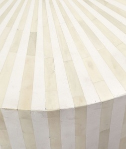 Tabouret décoratif rond moderne et écologique en os incrusté, fait main, pour salon, de F S International - Product Image 4