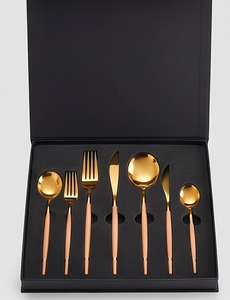Juego de cubiertos de acero inoxidable pulido en oro con elegantes mangos esmaltados, perfecto para la mesa del hogar, la cocina o el restaurante. - Product Image 6