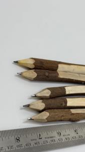 Lápices de madera de Neem cortados a mano Conifer Handmades, grafito natural rústico, color y forma personalizados, reutilizables, ecológicos. - Product Image 4