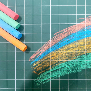 Tiza de color ecológica sin polvo Duc Thanh, tiza brillante de carbonato de calcio para escribir en pizarras, exportación B2B - Product Image 6