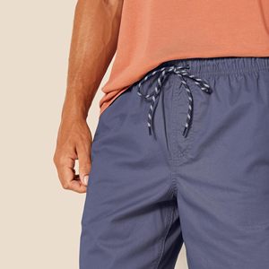 Shorts de sport bleus pour hommes à séchage rapide avec poche arrière zippée, taille élastique, longueur mi-cuisse, couleur unie, tissu tricoté - Product Image 4