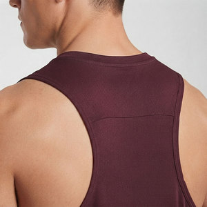 Débardeur Stringer de Haute Qualité pour Hommes – Performance Optimale, Style Urbain, Mobilité Flexible, avec Logo Personnalisé - Product Image 4