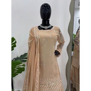 Hermoso Conjunto Ligero de Top, Pantalón y Dupatta Estilo Indio/Pakistaní para Fiesta, Elegante y con Estilo - Product Image 1