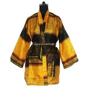 KS007 Kimono Vintage de Seda con Manga Corta, Estilo Sari, Vestido Corto Bohemio, Kimono Vintage, Vestido Corto de Dama de Honor, Estilo Bohemio - Product Image 1