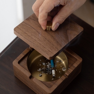 Cenicero de Aluminio sin Humo con Tapa y Asa, Revestimiento Metálico Color Latón, Portátil, Inodoro, Resistente al Humo, Accesorio Premium para Fumar - Product Image 2