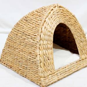 Casa para mascotas tejida a mano con jacinto de agua - Interior transpirable y ecológico para mascotas - Product Image 3