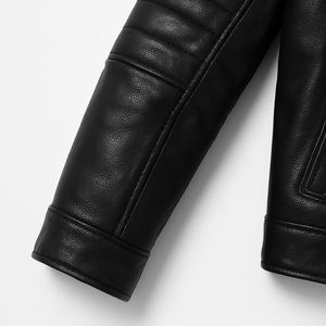 Chaqueta Bomber de Cuero Negro Transpirable y Ecológica, Estilo Motero Acolchado, Chaqueta de Motocicleta Vintage con Logotipo Personalizado para Hombre - Product Image 4