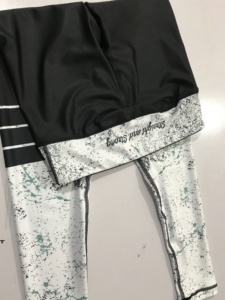 Leggings Deportivos Personalizados para Mujer, Leggings de Gimnasio de Alta Calidad con Cintura Elástica, Ecológicos y Antibacterianos - Product Image 6
