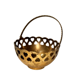 Bol à fruits en laiton au design merveilleux, motif cœur découpé, avec poignée, pour chocolat - Product Image 1